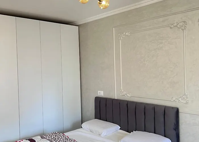 Experience New Bazaar 01 * 地拉那